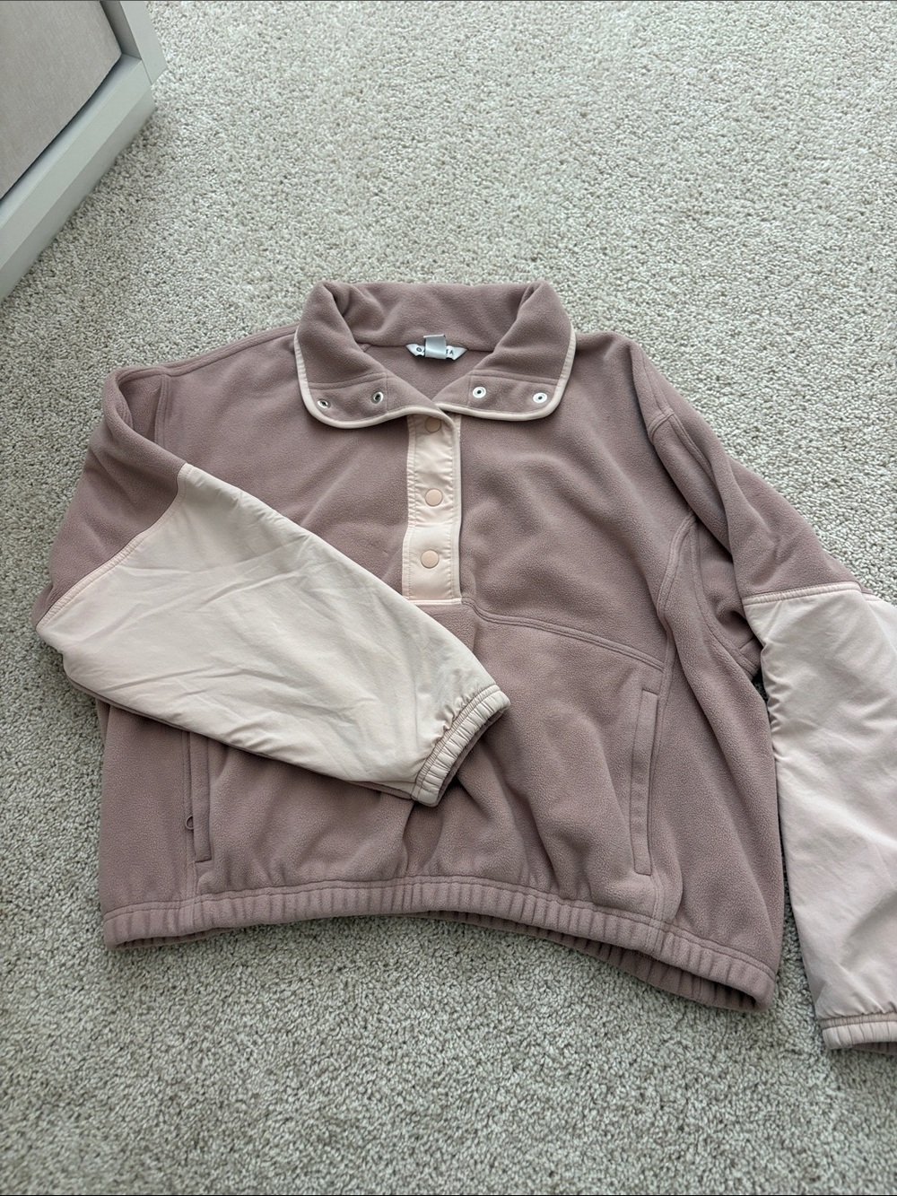 Athleta Two-Tone Teddy Fleece Pullover Jacket in Mauve & Cream